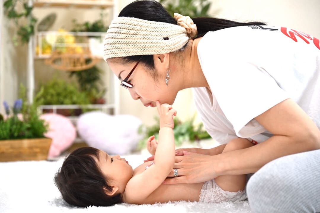 子供とベビーマッサージ資格を勉強
