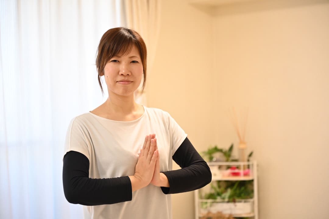 ヨガ資格認定女性写真