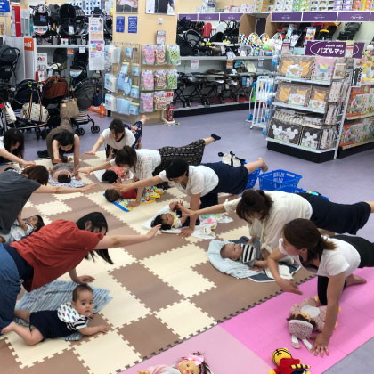 ママの骨盤調整ママヨガ