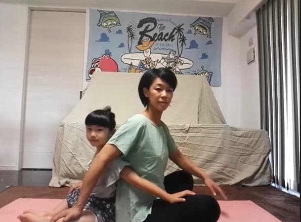 福岡県遠賀郡【リトル&キッズヨガ資格講座】ヨガの呼吸法・アーサナ