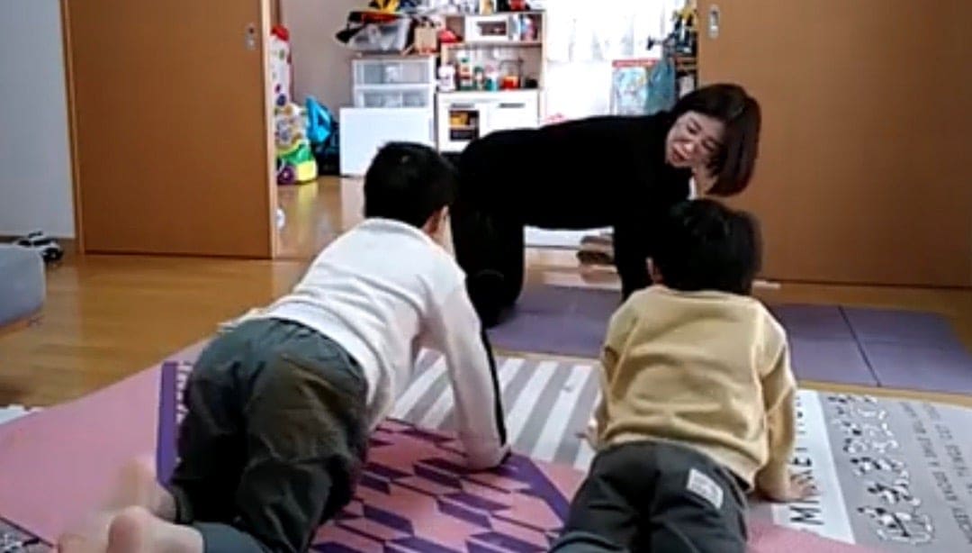 熊本県熊本市『子供の美しい姿勢作り』キッズヨガインストラクター資格
