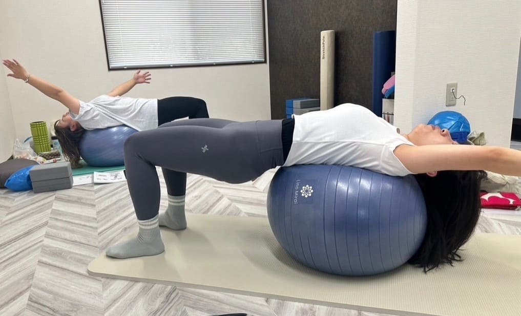 山口県山陽小野田市『ボディラインを改善するピラティスプログラム:股関節の柔軟性と背筋の強化』