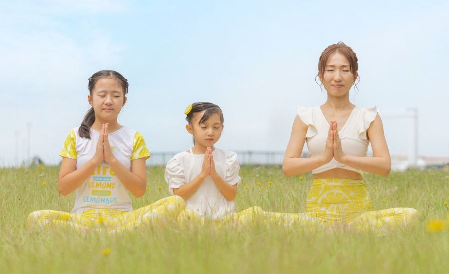 子どもの思考力を育てる｜ヨガ的視点で見る「感じる・考える・表現する」